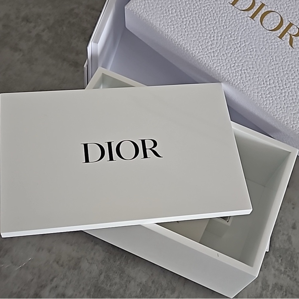 Dior White Luxury Acrylic Box with Mirror inside